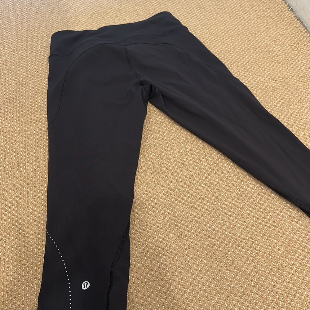 NWOT Lululemon reflective three pocket (one with zipper) leggings size 8 - Picture 9 of 10